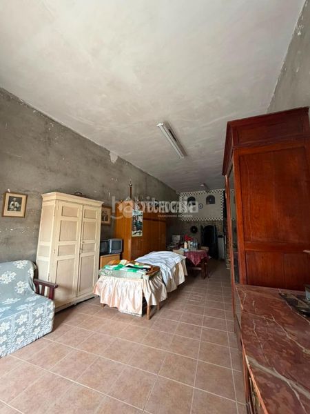 Foto 679980cb-5b03-4fec-a377-b0949c0a71c1. Aparcament cotxe a Horche