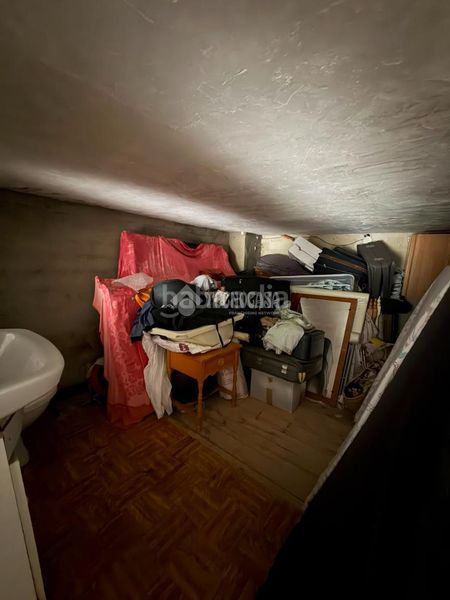 Foto c791476b-6f22-4be9-8aaf-f232bf8bb3c9. Aparcament cotxe a Horche