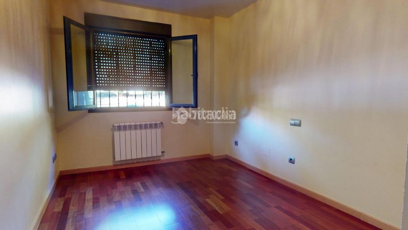 Foto aabf1061-d277-43c6-a19c-f81d686b8b06. Pis a Yebes - valdeluz Yebes