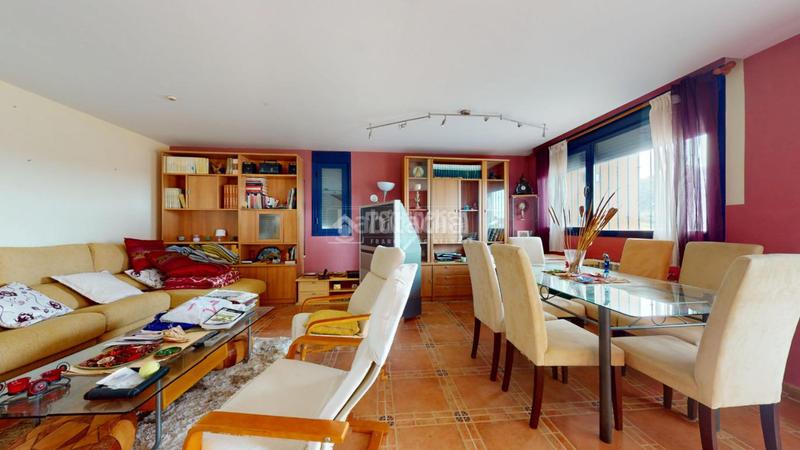 Foto 4c1df7ae-a5ca-4b19-ab5c-e48665851638. Casa aparellada a Yebes - pueblo Yebes