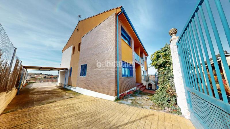 Foto 4e45b561-ad8d-4427-a289-7c178105b2aa. Casa aparellada a Yebes - pueblo Yebes