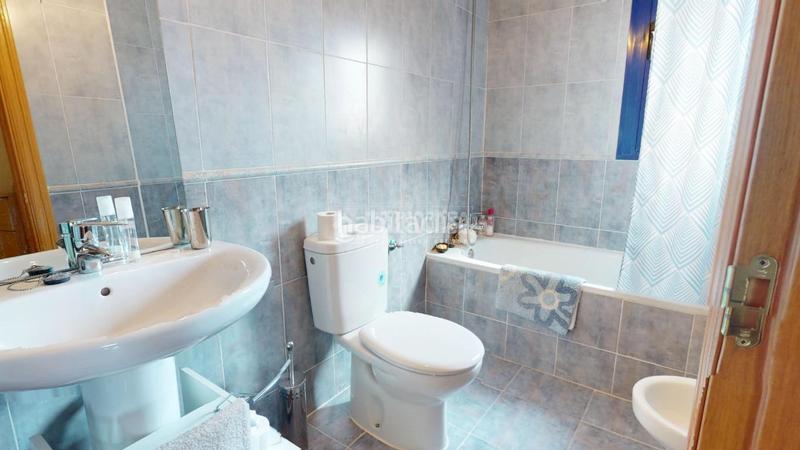 Foto 564effb2-e4bd-4936-8915-18d04a134cf6. Casa aparellada a Yebes - pueblo Yebes
