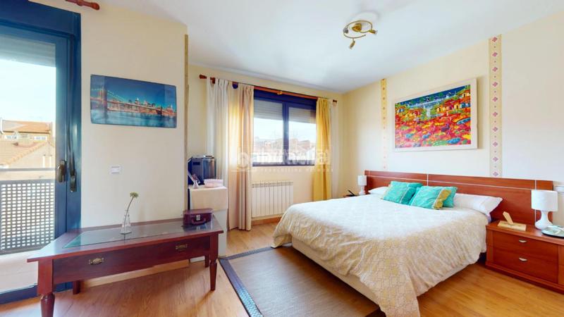 Foto ba966e4d-a09f-4dd4-bda5-8d4a943611ef. Casa aparellada a Yebes - pueblo Yebes