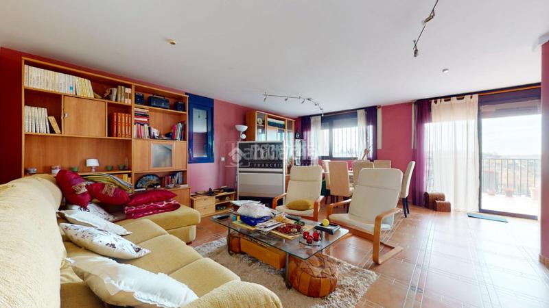 Foto df5b2ac7-dc3c-477a-be67-f3ab4343aa5f. Casa aparellada a Yebes - pueblo Yebes