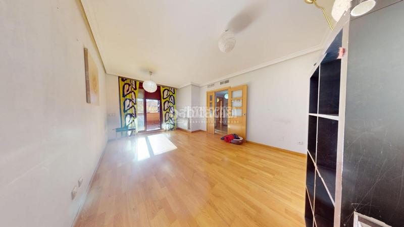 Foto a493c6a7-5a27-4d20-a3a7-c7efd89e5b34. Pis a Yebes - valdeluz Yebes