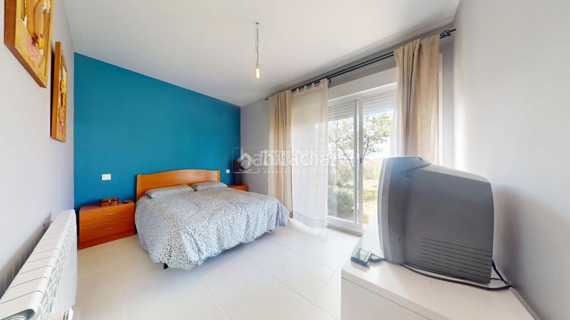Foto 46882174-1fcb-462b-9367-748a057d085f. Casa aparellada amb calefacció aparcament a Yebes - pueblo Yebes