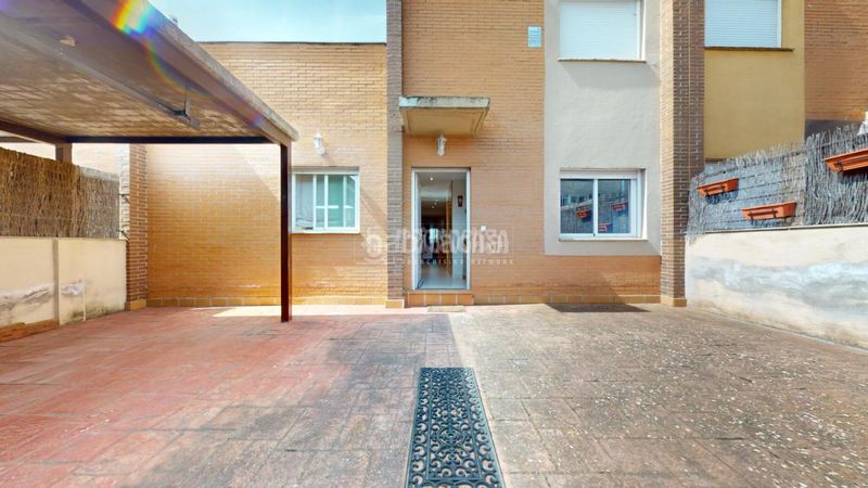 Foto 53849a3d-3ca9-4107-8a9b-a452aa771945. Casa aparellada amb calefacció aparcament a Yebes - pueblo Yebes