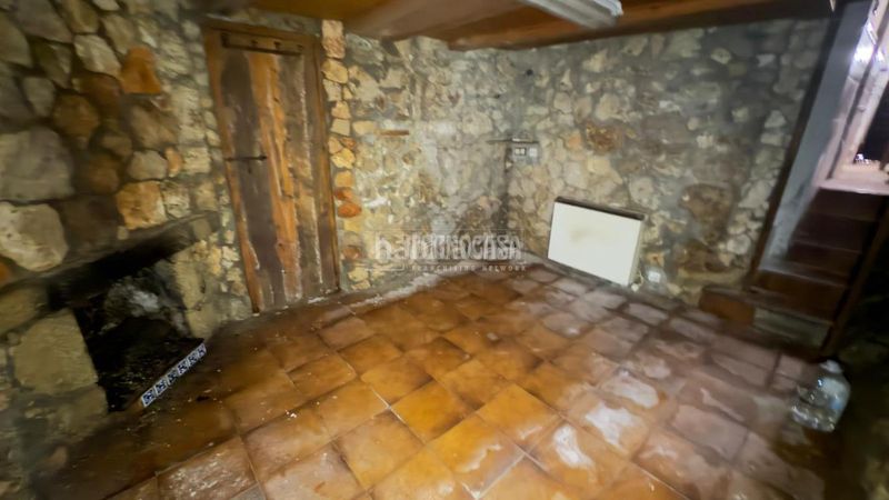 Foto ba1af463-b2c7-442f-b58c-b6614285e505. Casa aparellada a Horche