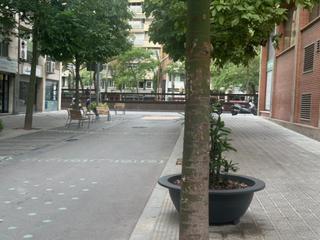Aparcament cotxe a Carrer d'eugeni d'ors 2. Plaza de parquin grande disponible en calle peatonal  entrada po