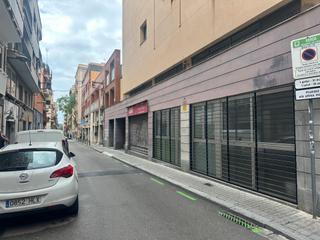 Location Local commercial à Carrer de violant d'hongria reina d'aragó 85. Amplio local de 600 m² en les corts/sants – ideal para clínica o
