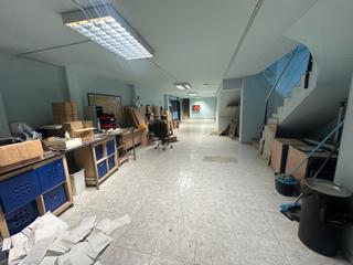 Miete Geschäftsraum in Carrer de violant d'hongria reina d'aragó 85. Amplio local de 600 m² en les corts/sants – ideal para clínica o
