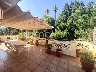 Alquiler Ático en Carrer d'elisa 19. Ático exclusivo con dos grandes terrazas con vistas a zonas ajar