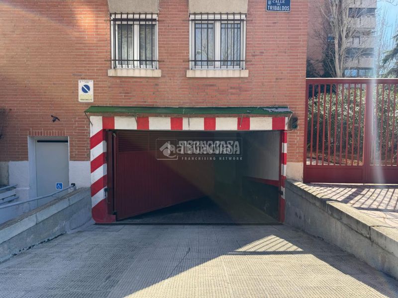 Foto 78464aac-177c-4266-8357-eeacee9124fe. Aparcament cotxe a Canillas Madrid