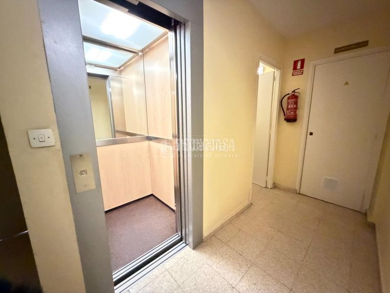 Foto 86dd1017-5cf6-4f42-833d-74428e8012f4. Aparcament cotxe a Canillas Madrid