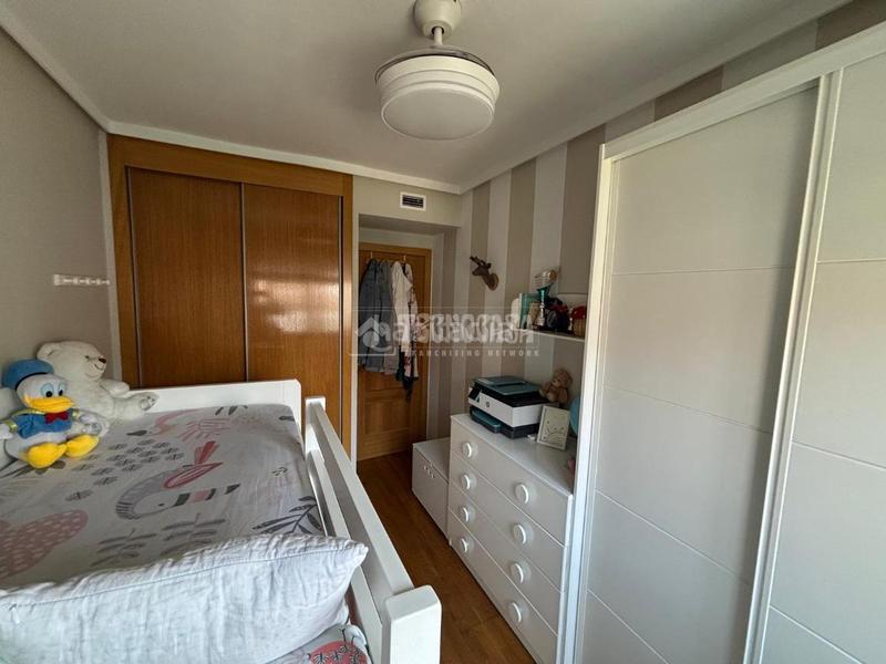 Foto b531ad7b-cc38-45e9-8136-7158e08b57a6. Piso  en venta en Parque Oeste-Fuente Cisneros Alcorcón