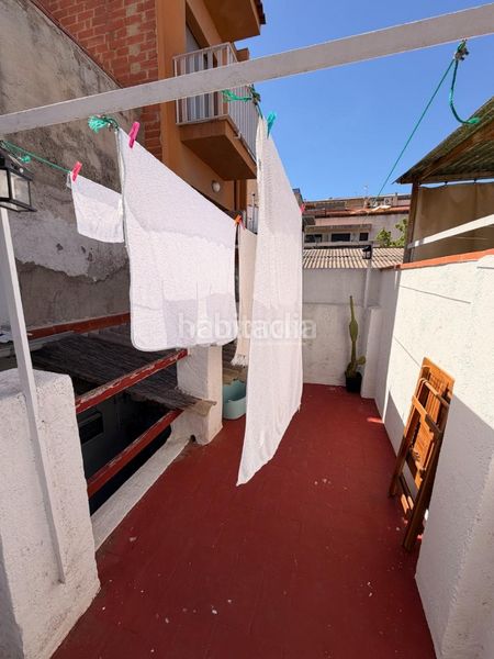 Foto d3befb73-7a99-4a18-846e-1271170b0b36. Casa aparellada a Eixample Sabadell
