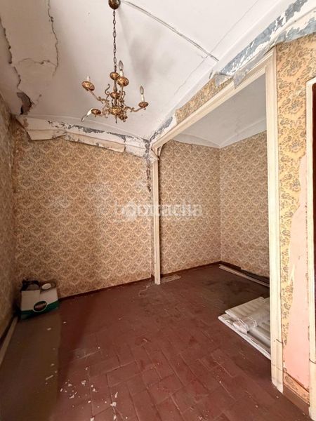 Foto ffdd0bf8-4e22-4e83-b1ac-0d3c16302f8d. Casa aparellada a Eixample Sabadell