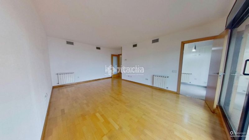 Foto b3df0a4a-48c3-4eb8-82c8-2499e66a9a8e. Pis amb calefacció a Centre Sabadell