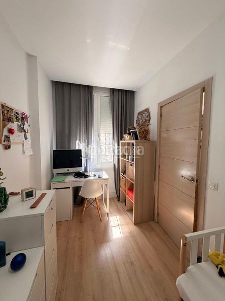 Foto 683c7e9a-226b-494f-a8e4-1a1403bea8bd. Casa aparellada a Eixample Sabadell
