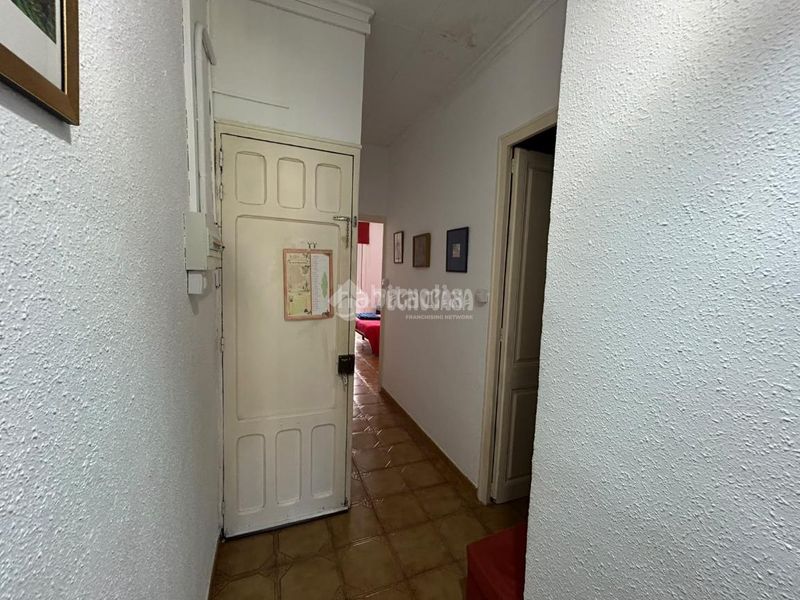 Foto 6a7e6f14-cfb4-4f2d-93c2-dc2f21600985. Casa aparellada a Eixample Sabadell