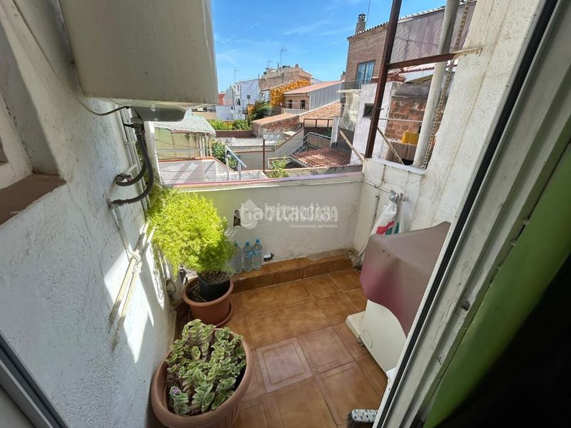 Foto 88cbef90-b21f-49d1-8792-e9083b5c44cf. Casa aparellada a Eixample Sabadell