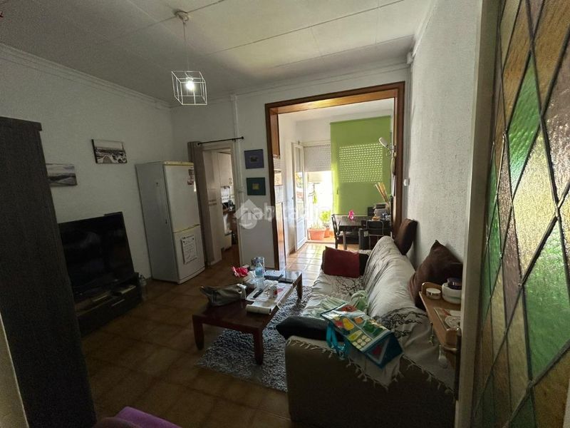 Foto d7d49afc-bfdd-4f72-b7da-b3034204efb6. Casa aparellada a Eixample Sabadell