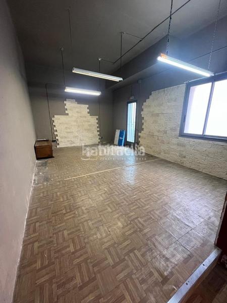 Foto d11f7e4c-af41-4547-9793-ef3863166d54. Alquiler local comercial tienda en alquiler en Eixample Sabadell