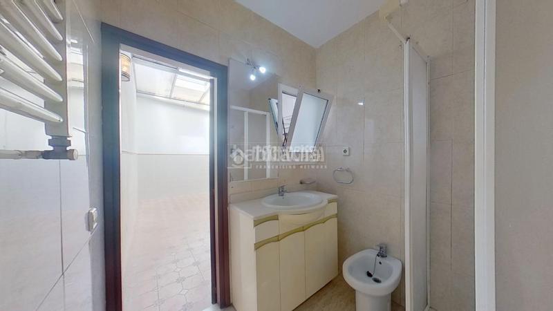 Foto 2279fb0a-2ee8-48e3-b2ca-b173e3f3ca9c. Casa pareada casa en venta en Torre-romeu Sabadell