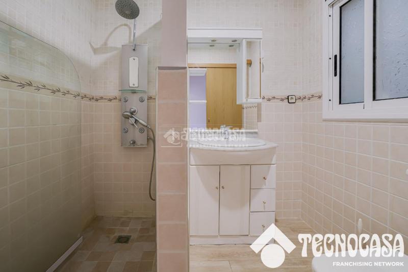 Foto b9f861be-e516-46cc-819a-1672e4cb600f. Maison jumelée dans Can Rull Sabadell