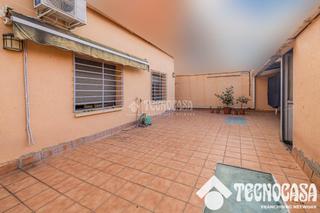 Casa aparellada a Can Rull. Casa en venta en sabadell