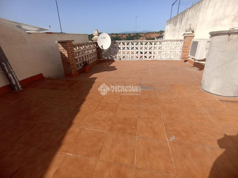 Foto 3708471d-452d-49a9-b065-96d0e65bb705. Casa aparellada a Can Puiggener Sabadell