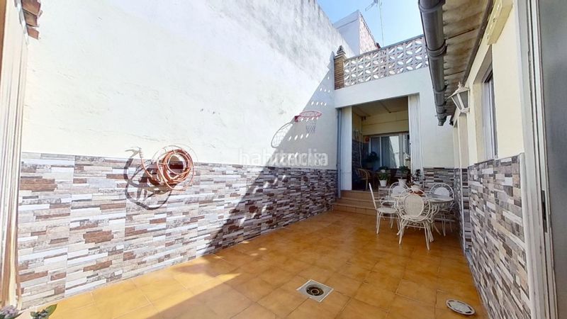Foto a69f8a29-f2d7-477a-b629-202231d27392. Casa aparellada a Can Puiggener Sabadell