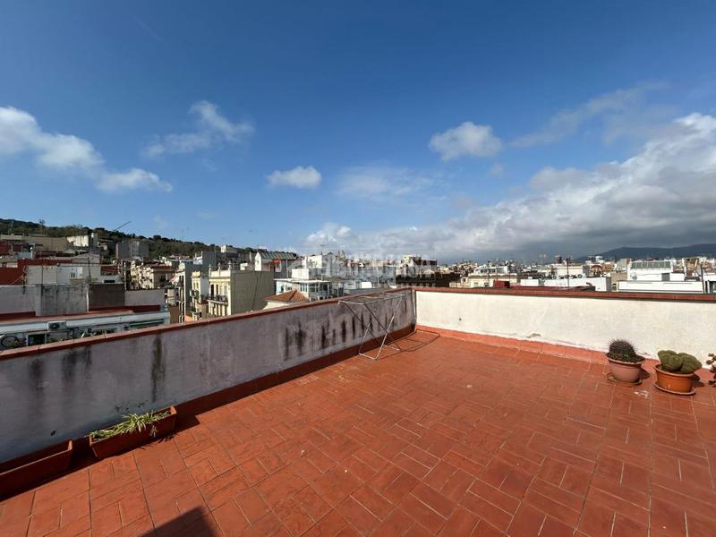 Foto e6a89e0a-7177-4891-9e5f-bf8777e79a3e. Pis a El Poble Sec - Parc de Montjuïc Barcelona