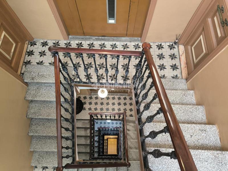 Foto f967a0a6-d4de-41fc-859b-51d38603f5f8. Pis a El Poble Sec - Parc de Montjuïc Barcelona