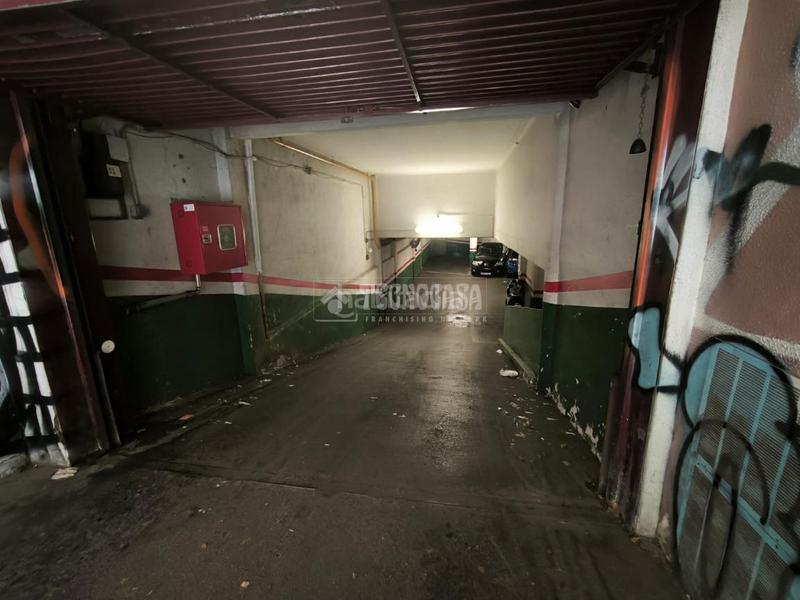 Foto 72c20281-27bb-40be-b685-2855ba89dd80. Car parking in El Poble Sec - Parc de Montjuïc Barcelona