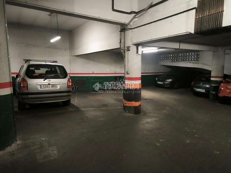 Foto b988573c-97d1-47ac-93a5-b6f0c3ca1a0b. Car parking in El Poble Sec - Parc de Montjuïc Barcelona