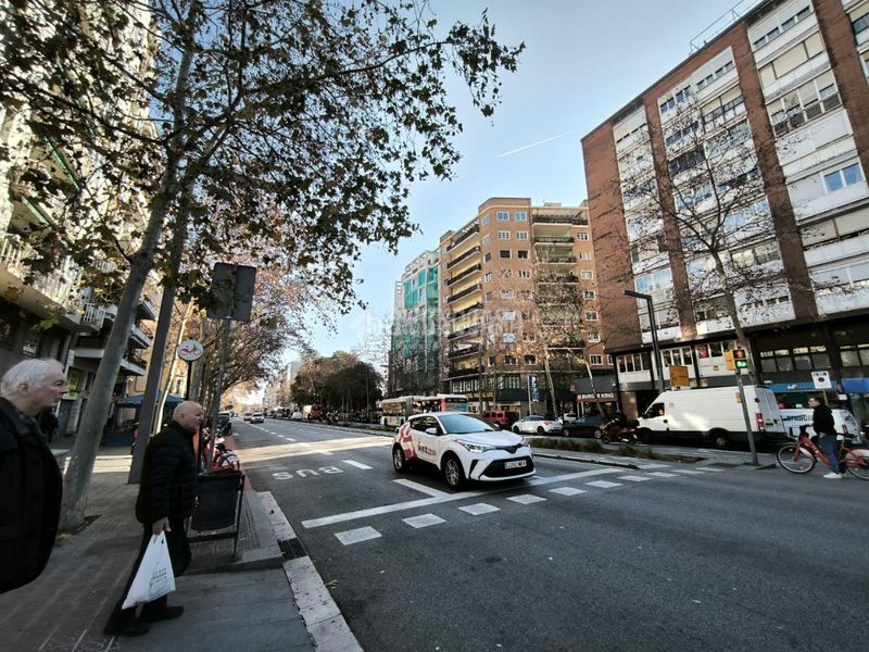 Foto f77f7d3c-03db-47a4-b52b-34b0e2823b90. Aparcament cotxe a Sant Antoni Barcelona