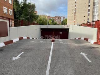 Aparcament cotxe a Aluche. Boxplaza de garaje en venta en madrid