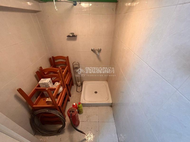 Foto 43f39523-773f-41d6-bc61-1106c7b779a4. Local comercial a Aluche Madrid