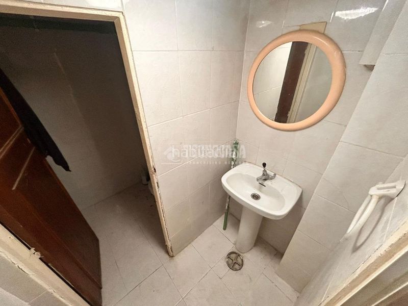 Foto 922b6c7a-4929-4d08-b392-3cc097c38580. Local comercial a Aluche Madrid