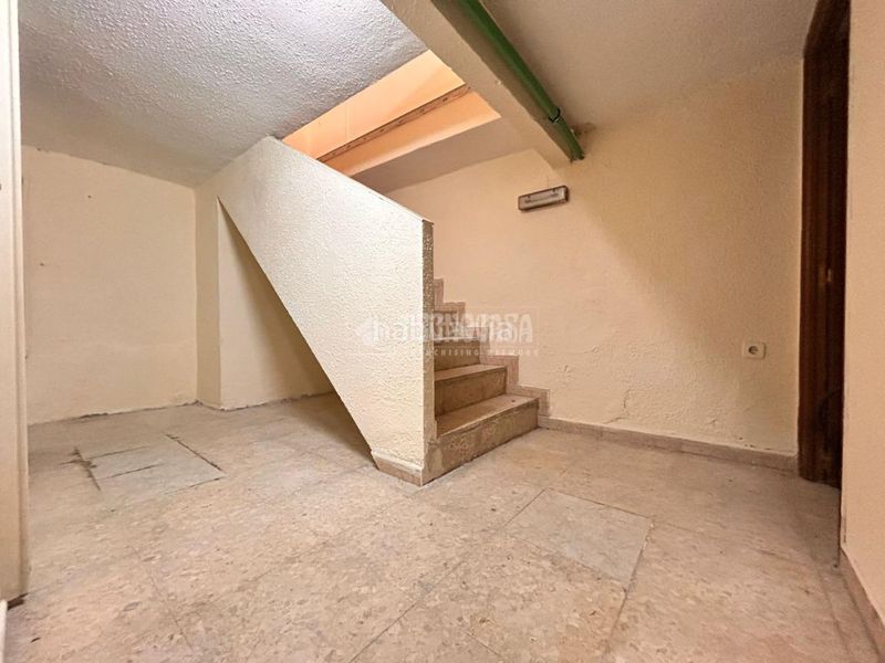 Foto f22d3be4-3e2a-4303-8a7b-13c93e79cee4. Local comercial a Aluche Madrid