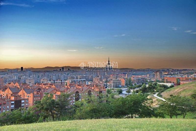 Foto 308b20ac-262f-4994-b24d-3a767ebb9258. Edificio in Numancia Madrid