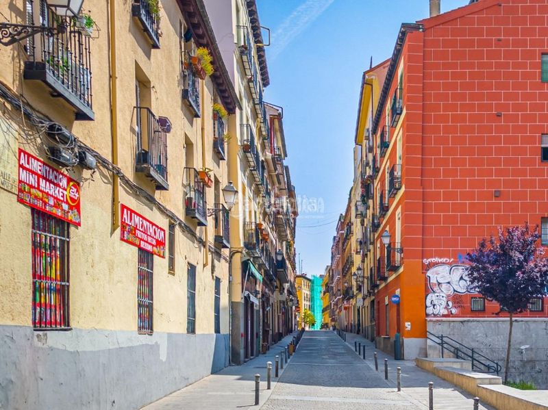 Foto b9b106fc-d767-477d-a61c-dbd07076e73e. Aparcament cotxe a Embajadores-Lavapiés Madrid