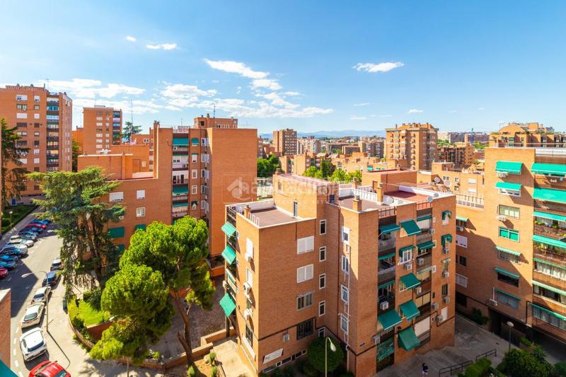 Foto 360244d8-6434-4e26-9459-d0a169ca73db. Piso  en venta en Valdezarza Madrid
