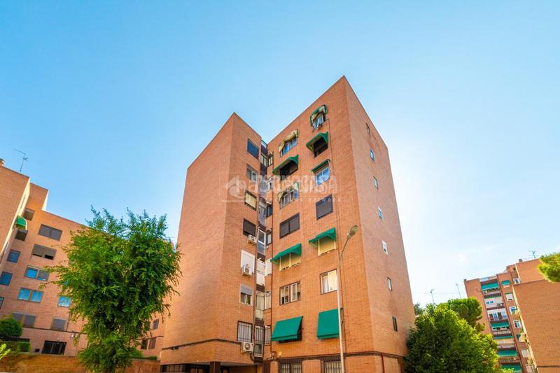 Foto d3b5b8a5-cd36-49ba-b559-4c0eeea3917a. Piso  en venta en Valdezarza Madrid