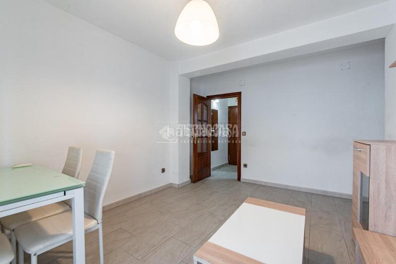 Foto 25341635-e3f0-43b6-b7ed-d204fcd73535. Piso  en venta en Valdezarza Madrid