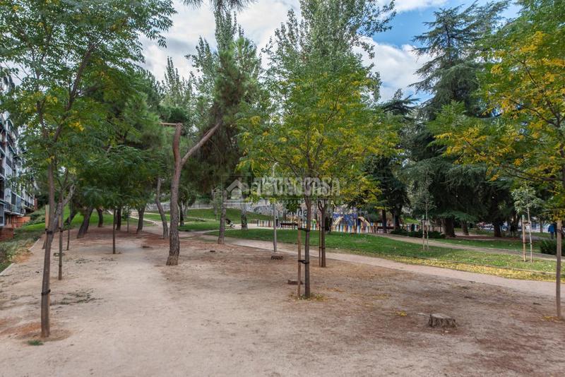 Foto 4ca5d85f-3de2-4531-a0b7-7c43a4e8213a. Piso  en venta en Valdezarza Madrid