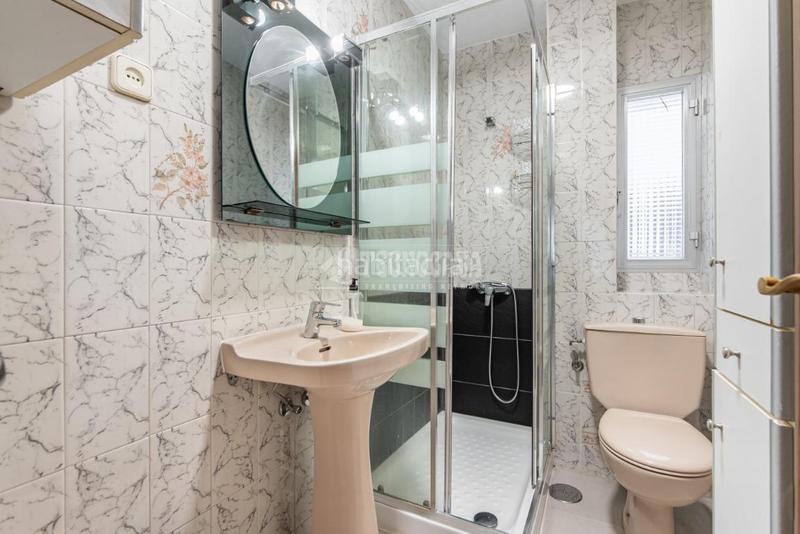 Foto da7062db-7305-46f9-aea9-a6405525625d. Piso  en venta en Valdezarza Madrid