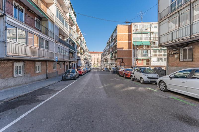 Foto ebbc847f-3493-44b7-90fd-6c1949b284af. Piso  en venta en Valdezarza Madrid