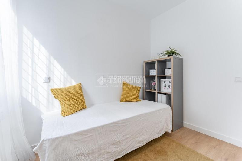 Foto 36e0e6ca-5298-4934-886e-3c20a930a3d7. Piso  en venta en Valdezarza Madrid